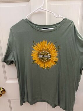 Harley-Davidson Sage Green Tee with Bright Yellow Sunflower Emblem